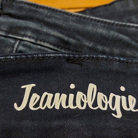 Jeaniologie Denim - NWOT dark acid wash jeggings
